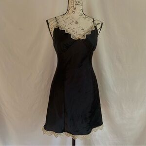 Gilligan & O'Malley Black Slip with Cream Lace Trim